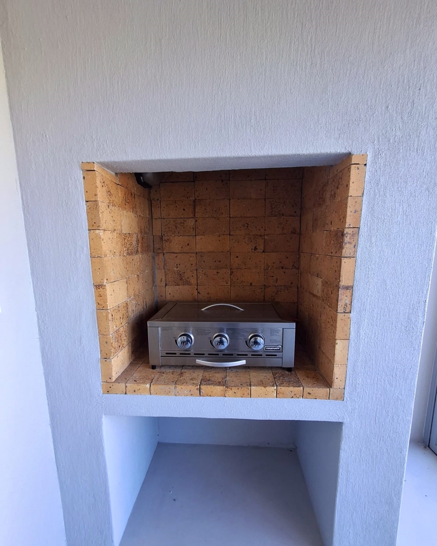 4 Bedroom Property for Sale in Struisbaai Western Cape